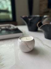Load image into Gallery viewer, 10 ounce White Tea candle in Ceramic Vessel
